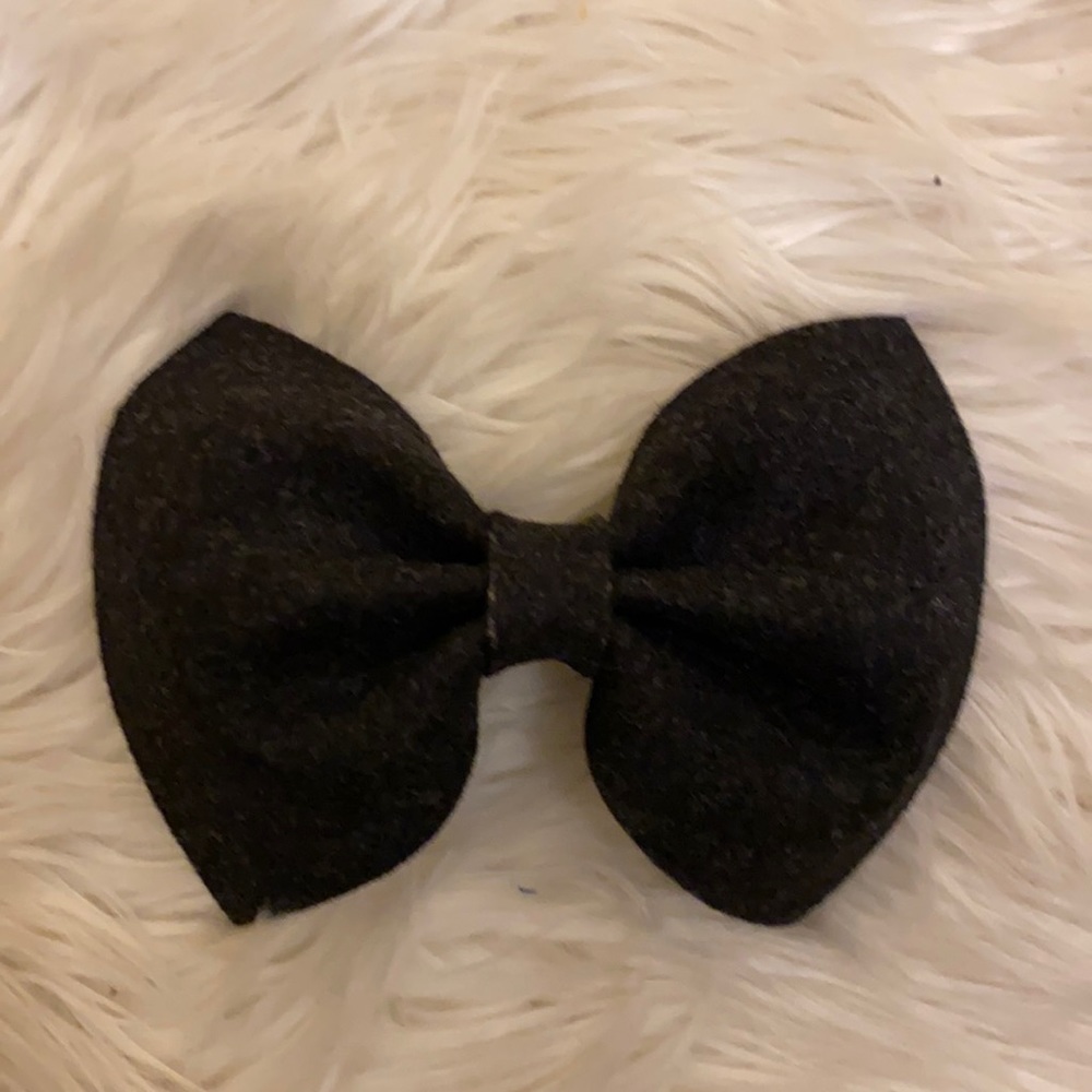 Black bow Hairclip